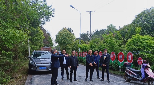 長(zhǎng)沙太空金路橋材料有限公司,雙鋼輪壓路機(jī),福格勒瀝青攤鋪機(jī),AC系列,AF系列,SBS系列