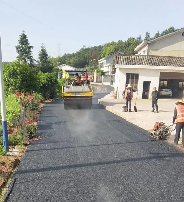 長(zhǎng)沙太空金路橋材料有限公司,雙鋼輪壓路機(jī),福格勒瀝青攤鋪機(jī),AC系列,AF系列,SBS系列